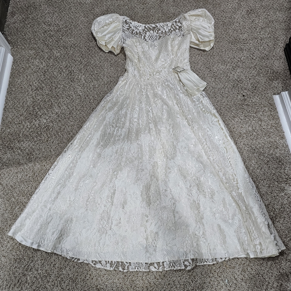 Vintage Wedding Dress - Picture 7 of 8